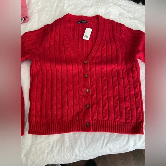 GAP 100% cotton cable knit v-neck cardigan - Picture 2 of 5